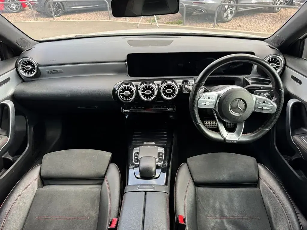Used Mercedes A200 AMG Line Premium 160 HP (117 kW) 2018 White Hatchback