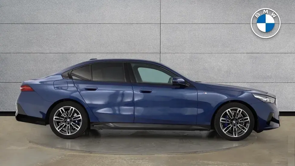 Used BMW 520 M Sport 205 HP (150 kW) 2025 Blue