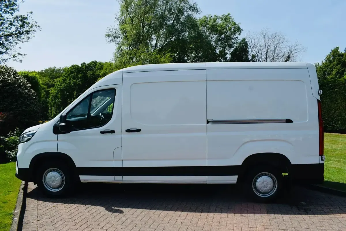Used Maxus V90 161 HP (118 kW) 2023 White Van