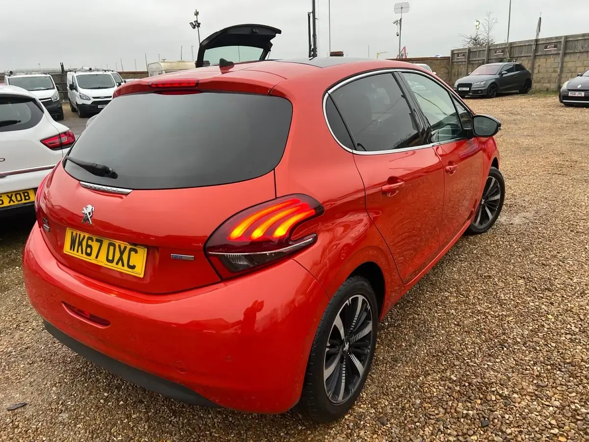 Used Peugeot 208 Allure Premium 2017 Orange Hatchback