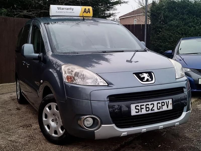 Used Peugeot Partner Tepee S 92 HP (67 kW) 2012 Grey MPV