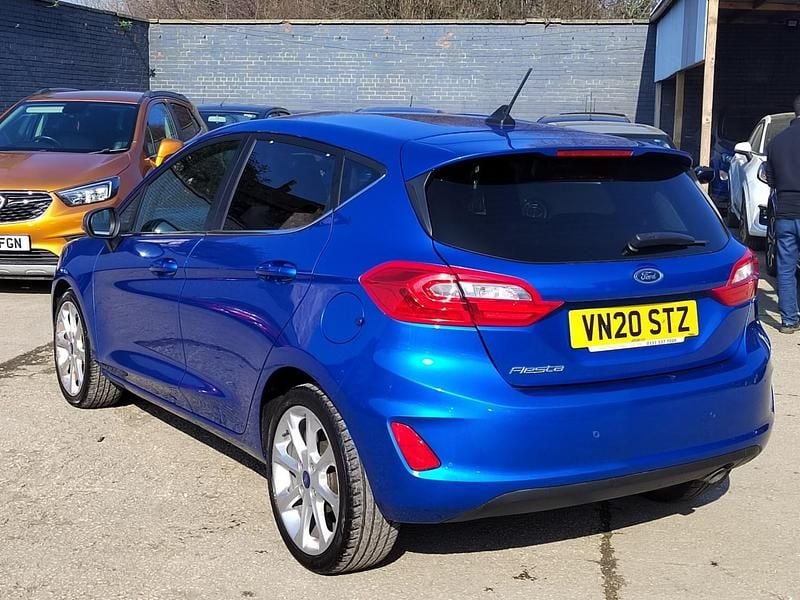 Usado Ford Fiesta Titanium X 99 HP (72 kW) 2020 Azul Citadino