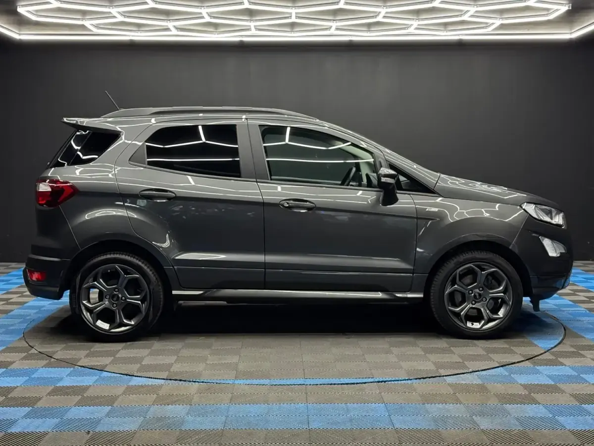 Begagnad Ford Ecosport ST-Line 2022 Grå SUV