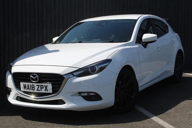 Begagnad Mazda 3 Inclusive 120 HK (88 kW) 2018 Vit Halvkombi