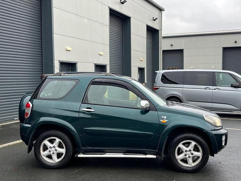 Used Toyota RAV4 2001 Green Estate