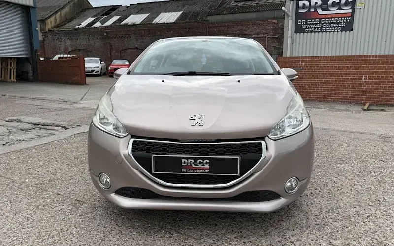 Second-hand Peugeot 208 Active 68 CP (50 kW) 2013 Roz Hatchback