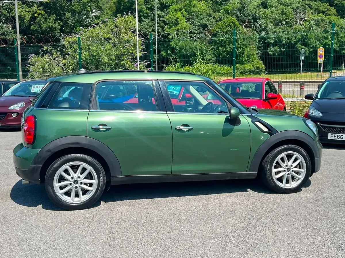 Used Mini Cooper D 2016 Green Hatchback