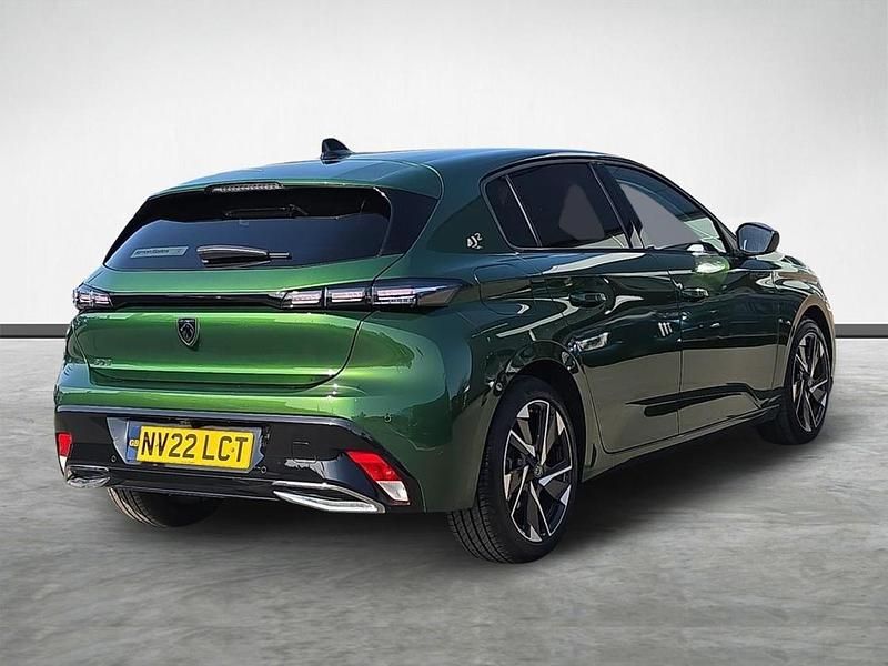 Used Peugeot 308 Allure Premium 129 HP (94 kW) 2022 Green Hatchback
