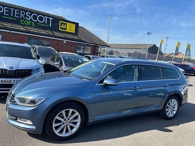 Used VW Passat Business 120 HP (88 kW) 2018 Blue Estate