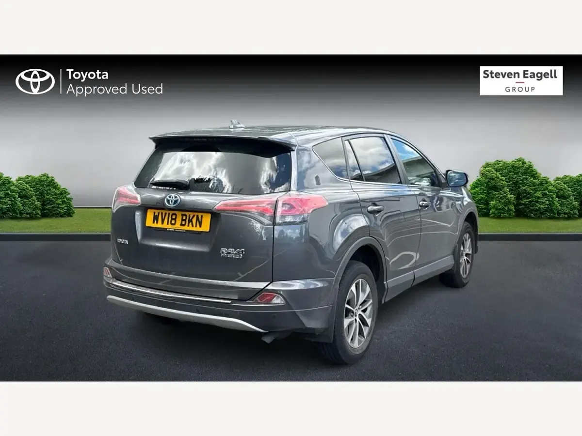Used Toyota RAV4 197 HP (144 kW) 2018 Grey SUV