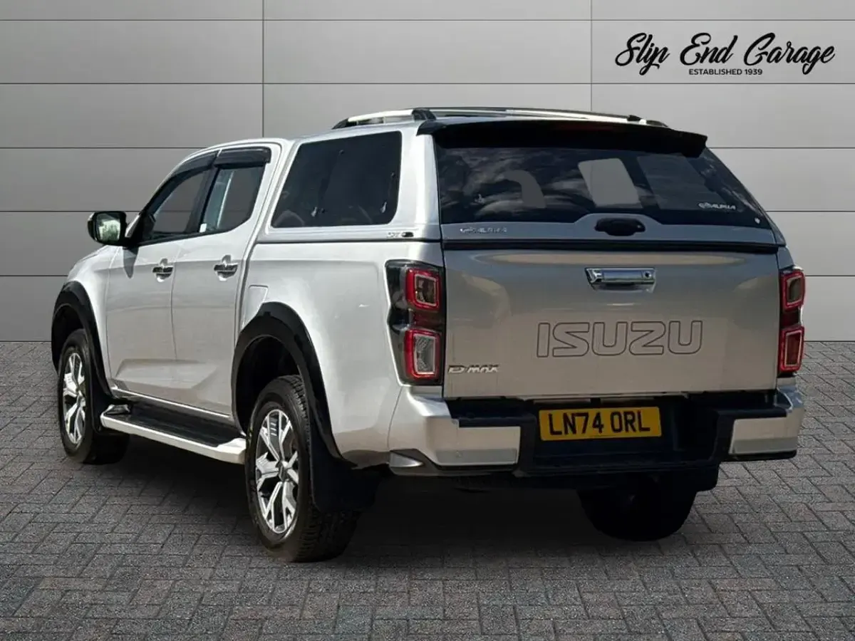 Used Isuzu D-Max 162 HP (119 kW) 2024 Grey Pickup