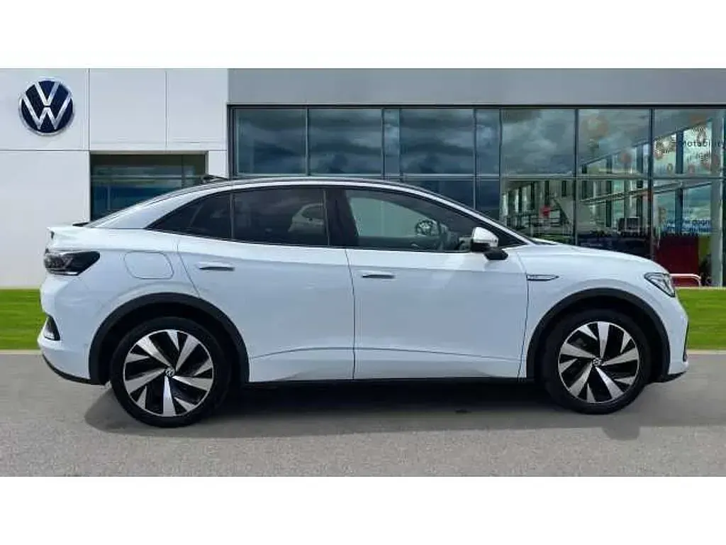 Used VW ID.5 Pro 127 kW (174 HP) 2022 Glacier white metallic black SUV