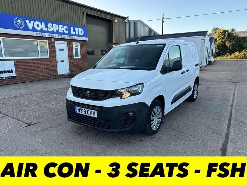 White Used 2019 Peugeot Partner MPV | £6,500 (Fair price) - Image 1/2