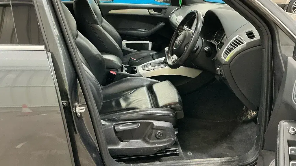 Begagnad Audi Q5 S-line plus 190 HK (139 kW) 2016 Grå SUV