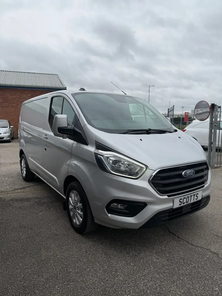 Używany Ford Transit Custom Limited 130 KM (95 kW) 2021 Srebrny Van