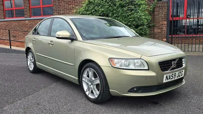 Used Volvo S40 SE 107 HP (78 kW) 2009 Green Sedan