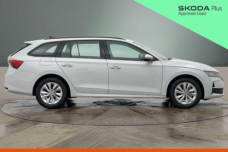 New Skoda Octavia SE Technology 85 HP (62 kW) 2025 Moon white metallic Estate