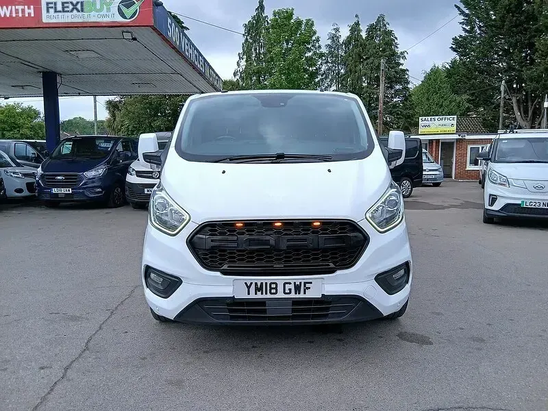Begagnad Ford Transit Custom Limited 130 HK (95 kW) 2018 Vit Van