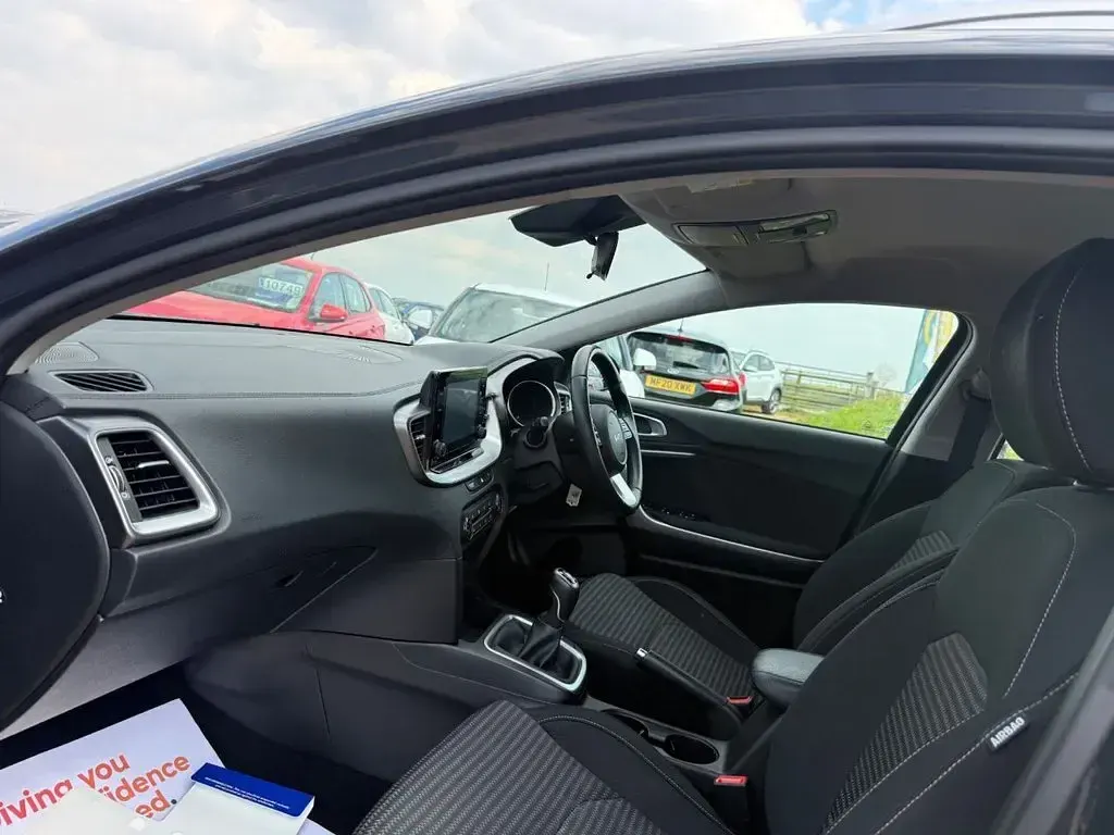 Used Kia XCeed 118 HP (86 kW) 2022 Grey SUV