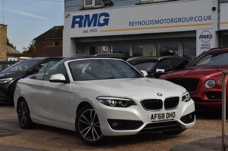 Used BMW 218 Sport Line 136 HP (100 kW) 2018 White Cabriolet