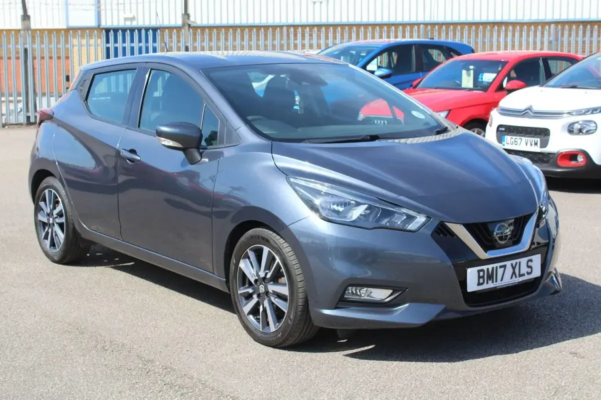 Używany Nissan Micra Acenta 90 KM (66 kW) 2017 Szary Hatchback