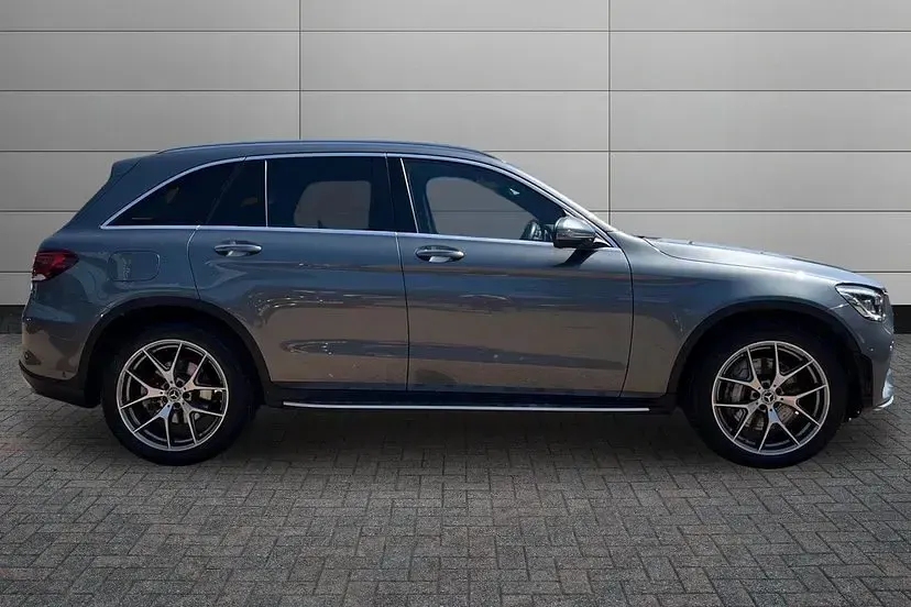 Used Mercedes GLC300 AMG Line Premium 242 HP (177 kW) 2019 Grey SUV