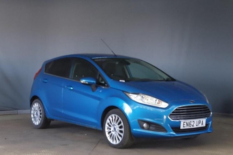 Used Ford Fiesta Titanium 125 HP (91 kW) 2013 Blue Hatchback