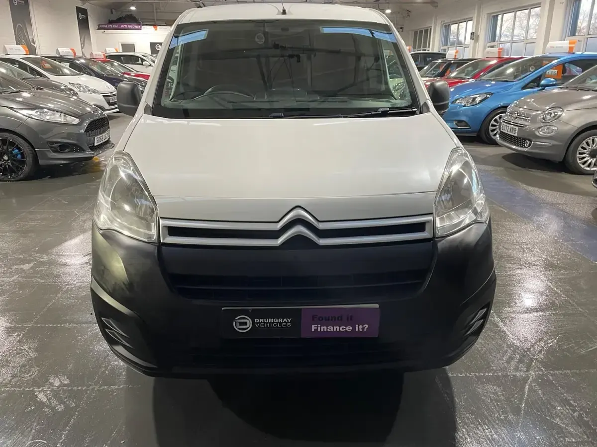 Used Citroën Berlingo 75 HP (55 kW) 2019 White MPV