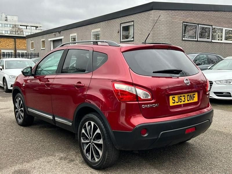 Used Nissan Qashqai 360º 110 HP (80 kW) 2013 Red SUV