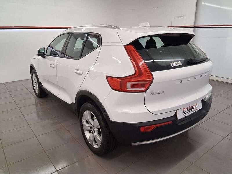 Used Volvo XC40 Momentum 2020 White SUV