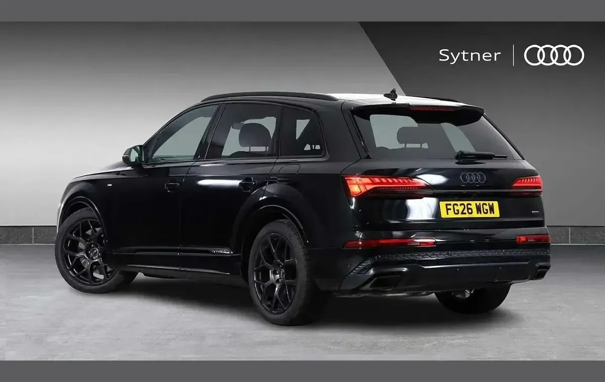 New Audi Q7 Black Edition 389 HP (286 kW) 2026 Black SUV