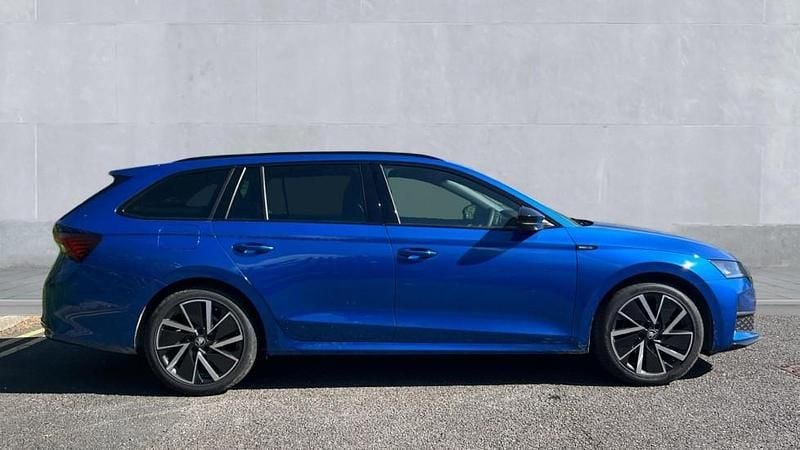 Used Skoda Octavia SportLine 150 HP (110 kW) 2026 Race blue metallic Estate
