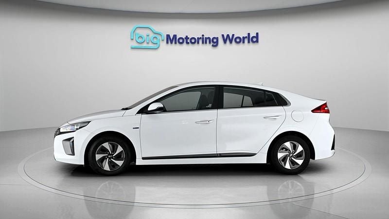 Used Hyundai Ioniq Premium 141 HP (103 kW) 2018 White Hatchback