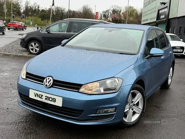 Used VW Golf VII Match 105 HP (77 kW) 2015 Blue Hatchback