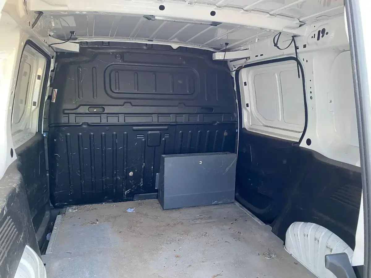 Used Vauxhall Combo Edition 100 HP (73 kW) 2019 White MPV