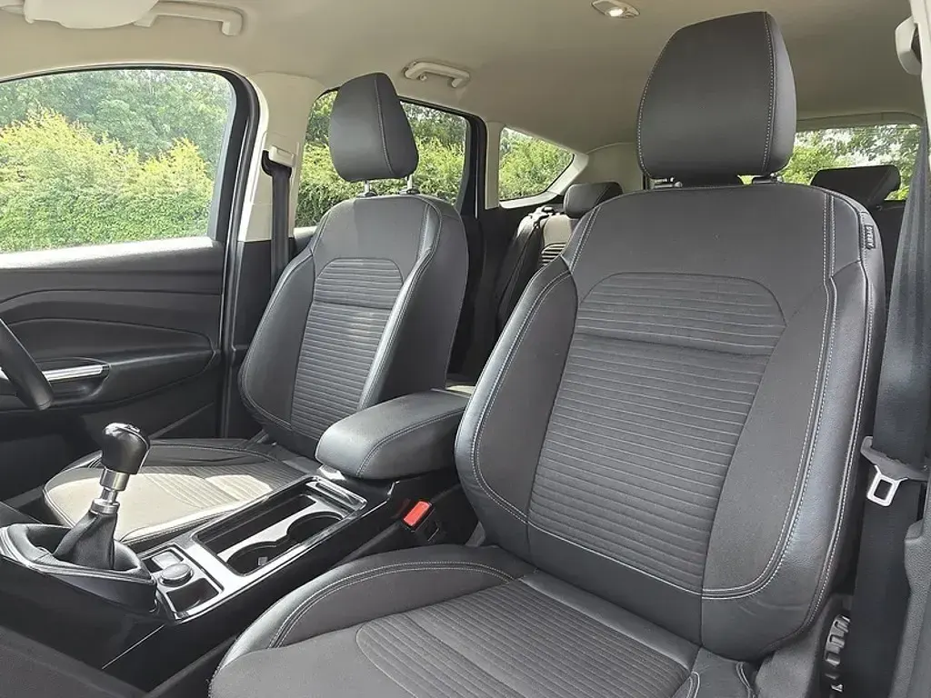 Used Ford Kuga Titanium 150 HP (110 kW) 2019 White SUV