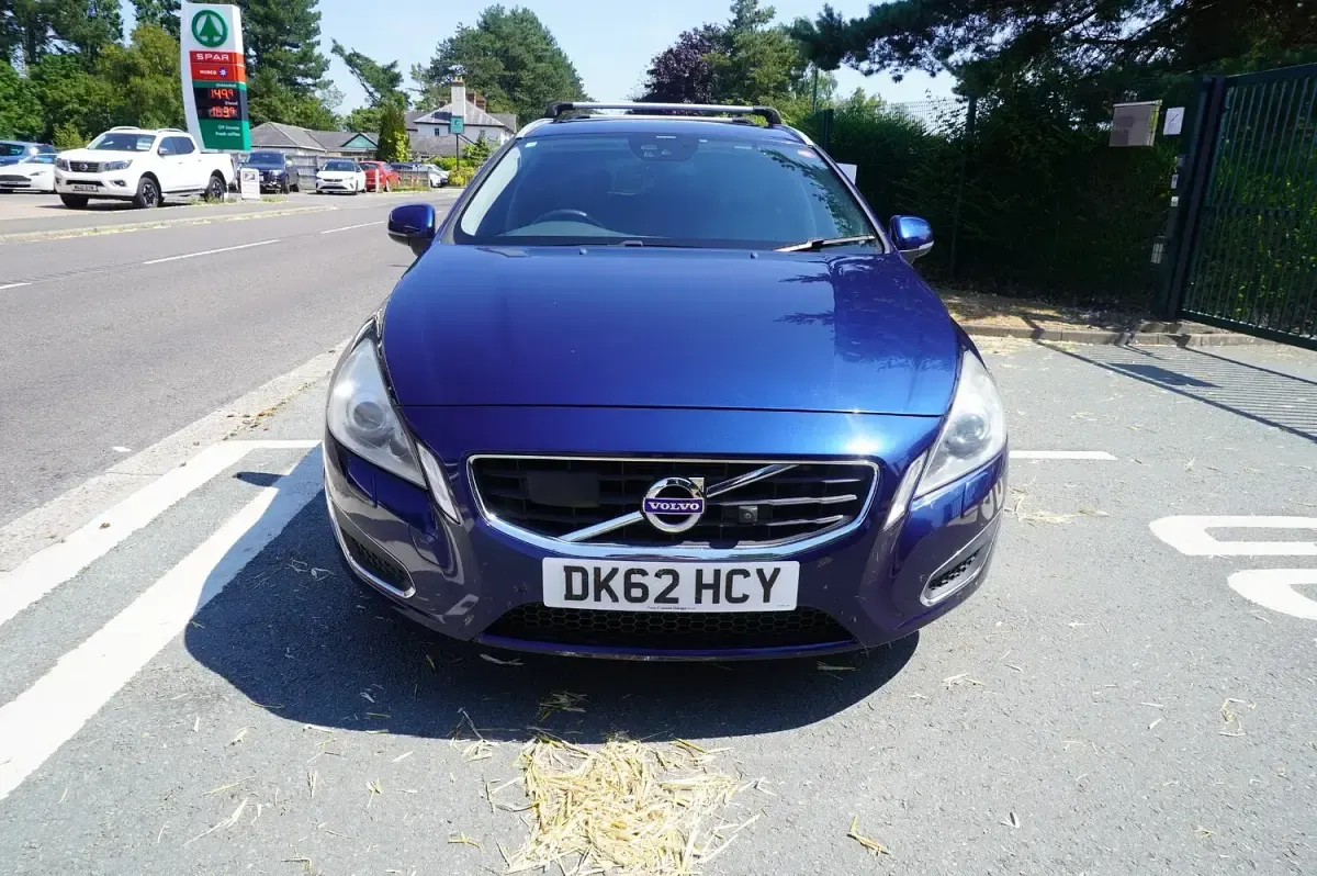 Used Volvo V60 Ocean Race 180 HP (132 kW) 2012 Blue Estate