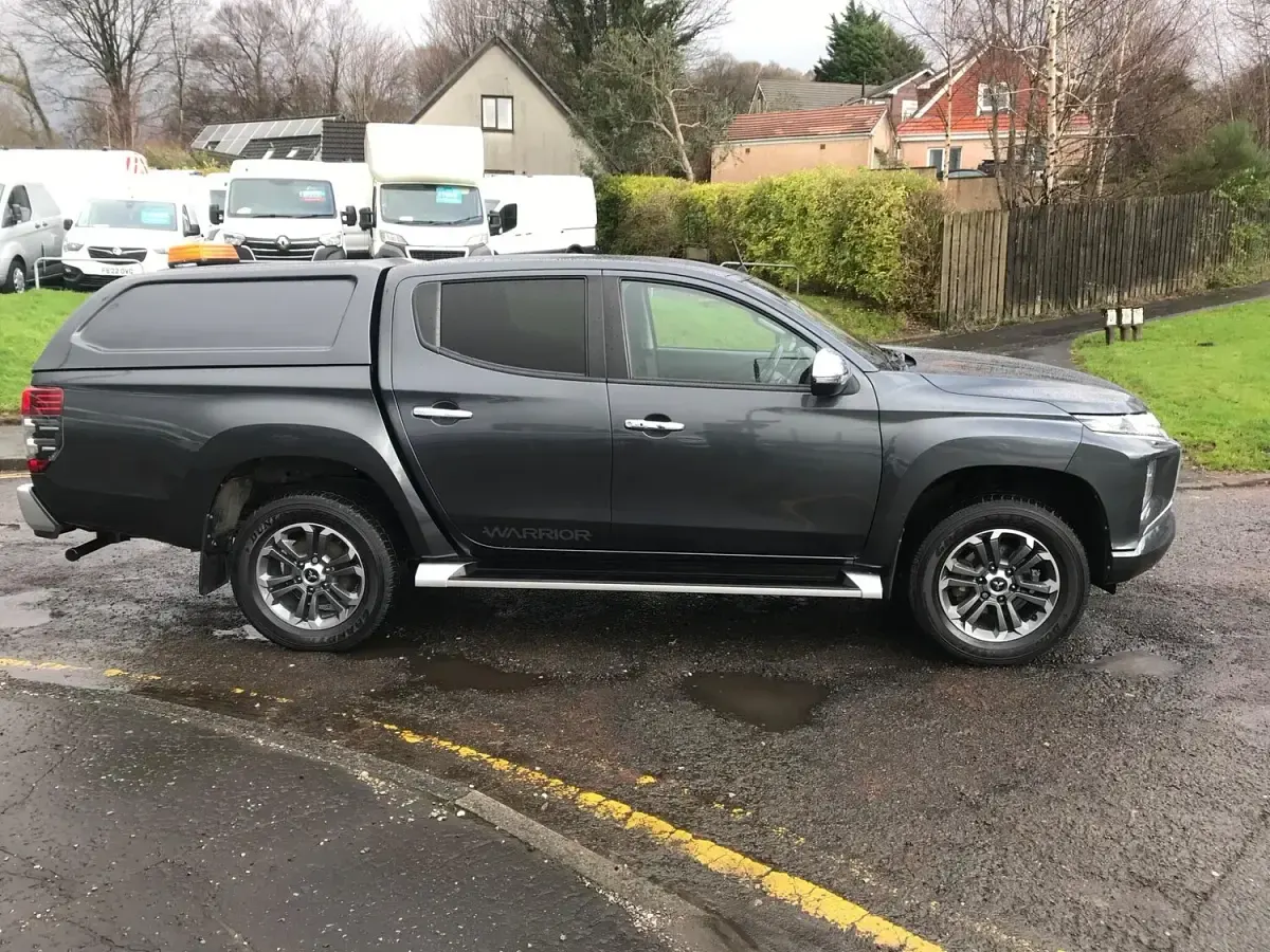Used Mitsubishi L200 Warrior 150 HP (110 kW) 2020 Grey Pickup