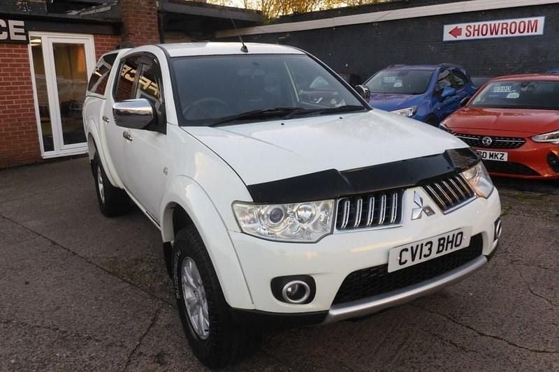 Used Mitsubishi L200 175 HP (128 kW) 2013 White Pickup