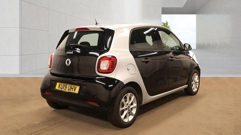 Used Smart ForFour Passion 90 HP (66 kW) 2019 Silver Hatchback