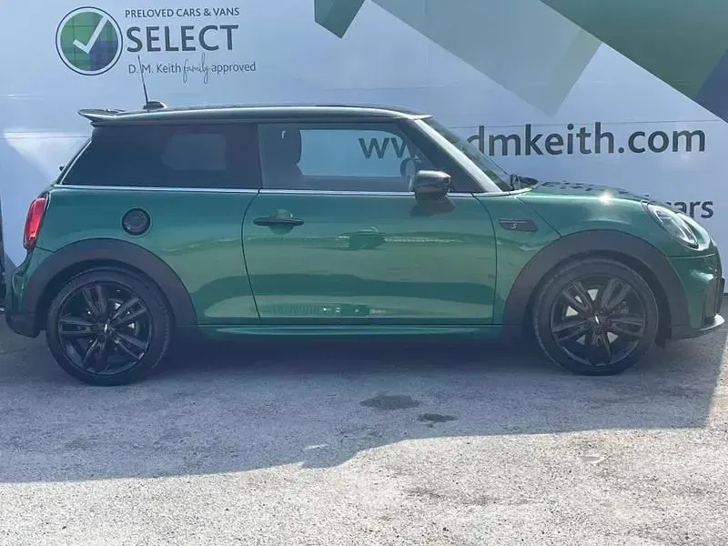 Begagnad Mini Cooper Sport 2023 Grön Halvkombi