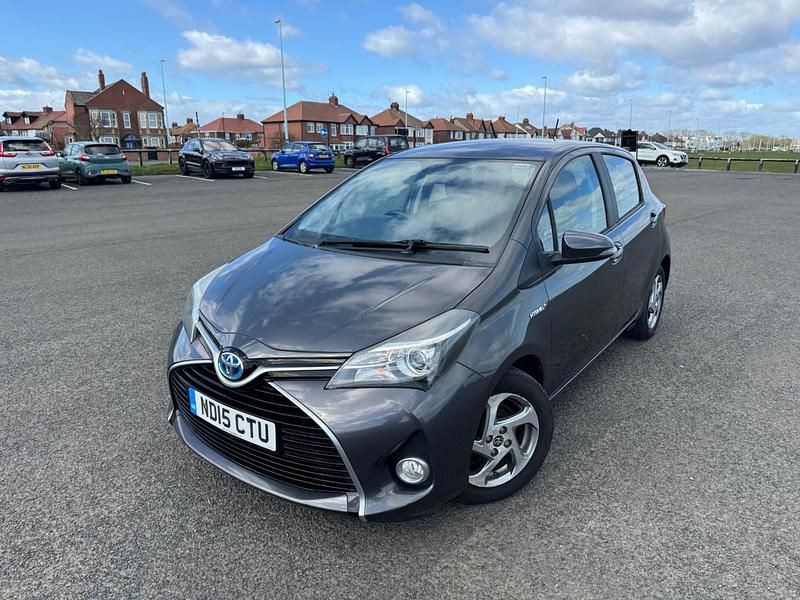 Used Toyota Yaris Hybrid 2015 Grey Hatchback