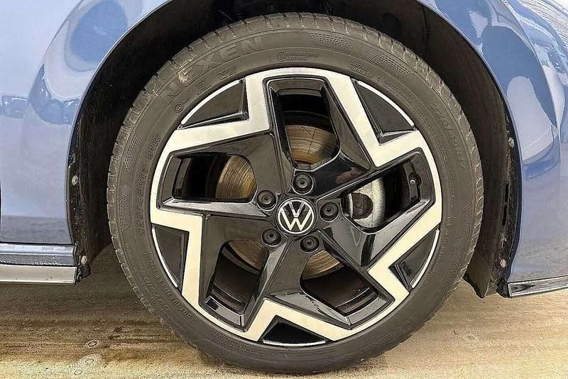 Used VW Golf VIII R-line 150 HP (110 kW) 2025 Blue Hatchback