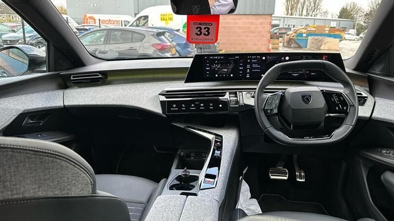 Used Peugeot e-3008 GT 152 kW (207 HP) 2025 Blue SUV