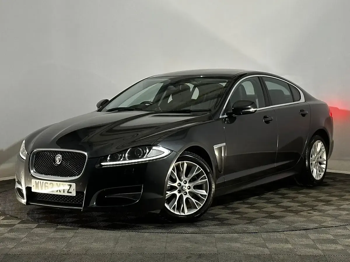 Used Jaguar XF 200 HP (147 kW) 2013 Grey Sedan