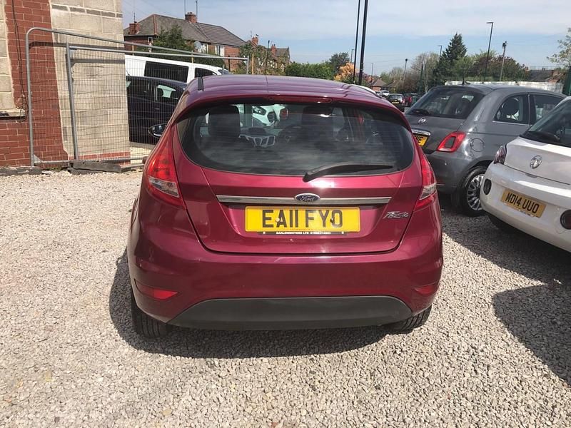 Used Ford Fiesta Zetec 96 HP (70 kW) 2011 Red Hatchback