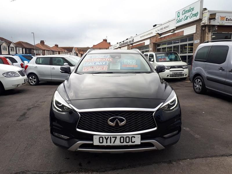 Black Used 2017 Infiniti QX30 Premium SUV | £12,995 - Image 1/4