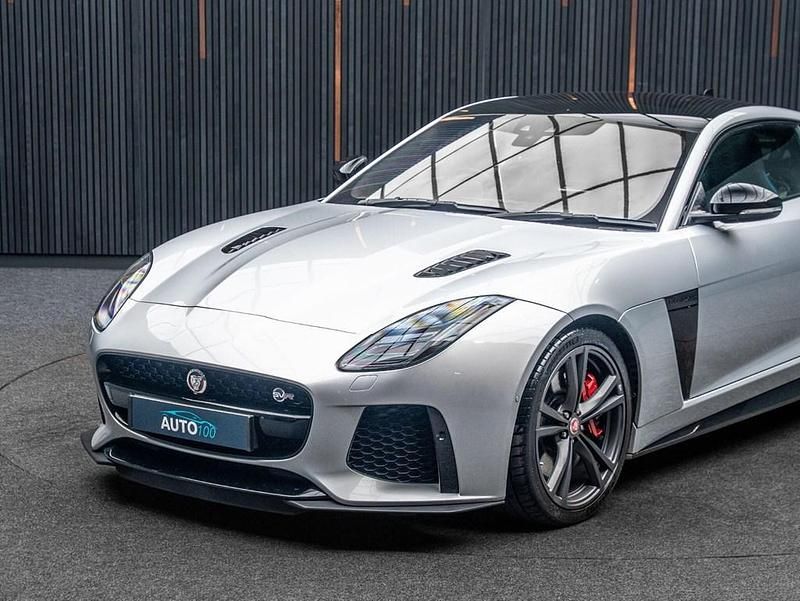 Usado Jaguar F-Type SVR 550 HP (404 kW) 2018 Prateado Coupé