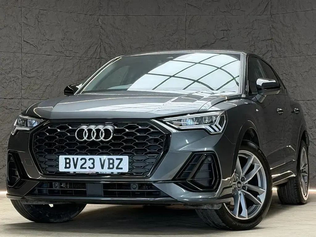 Używany Audi Q3 Sportback Black Edition 150 KM (110 kW) 2023 Szary SUV