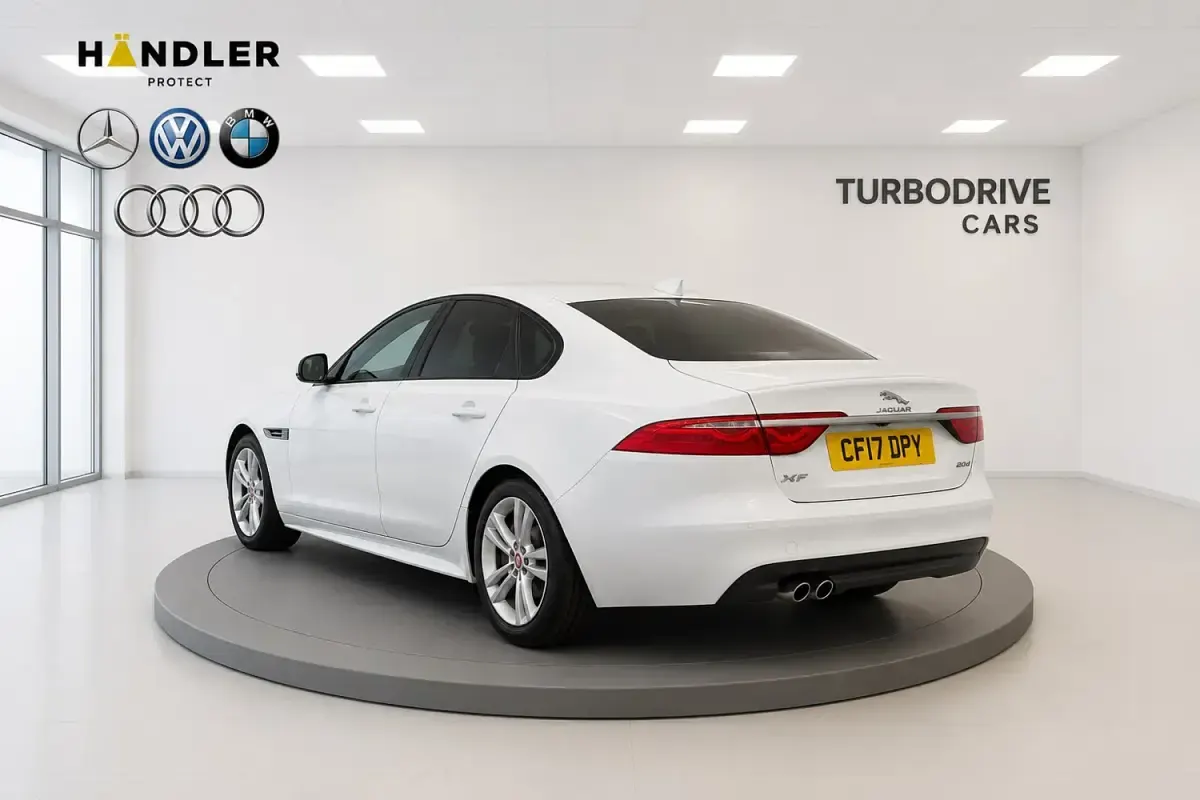 Gebraucht Jaguar XF R-Sport 180 PS (132 kW) 2017 Weiß Limousine